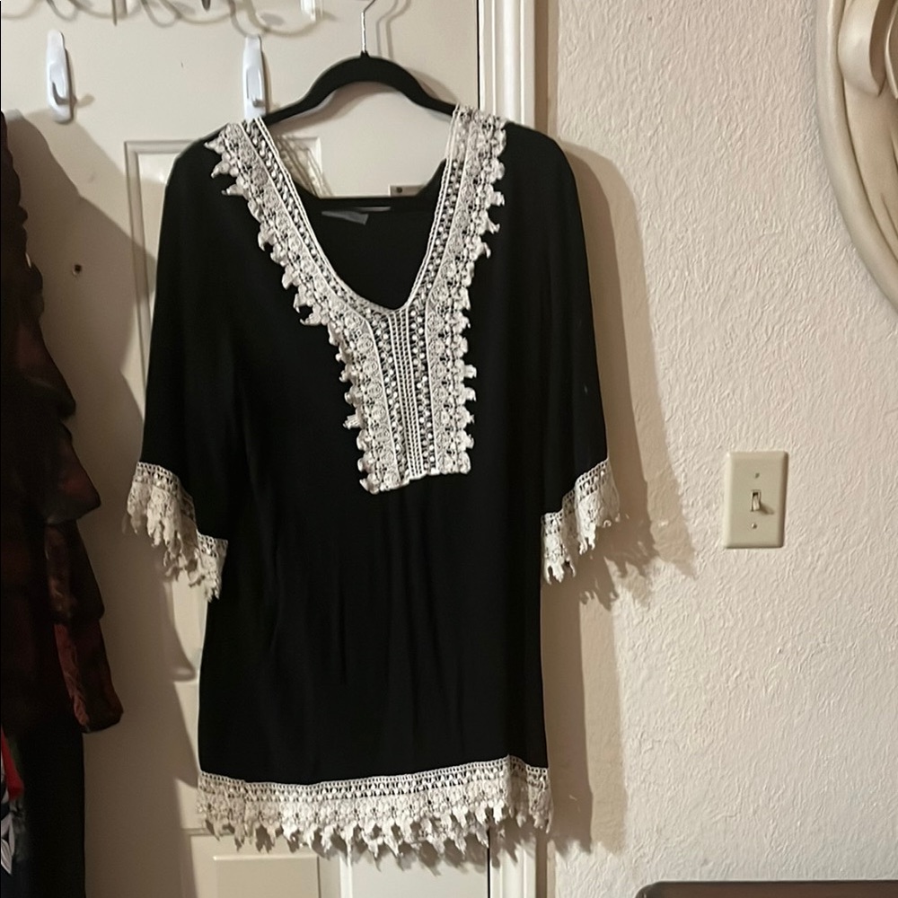 West Kei Black and White Relaxed Bib Collar Tunic